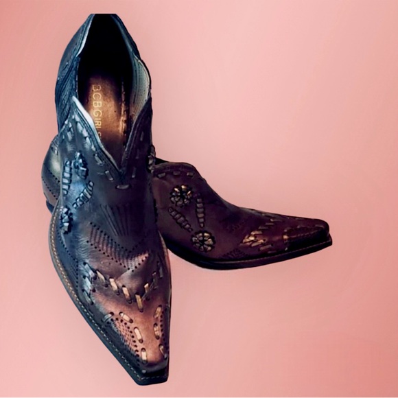 Born BCBG Shoes - Western Ankle Booties, Leather, Boho, 2 inch heel, Size 6.5